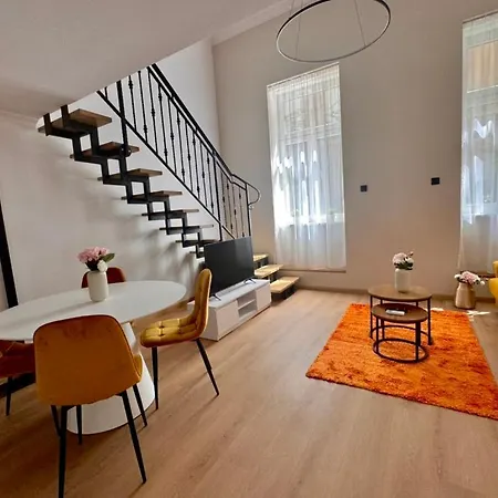 Sleeping In The * Βουδαπέστη
